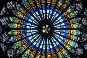 Image vitrail rosace de la cathédrale Notre-Dame