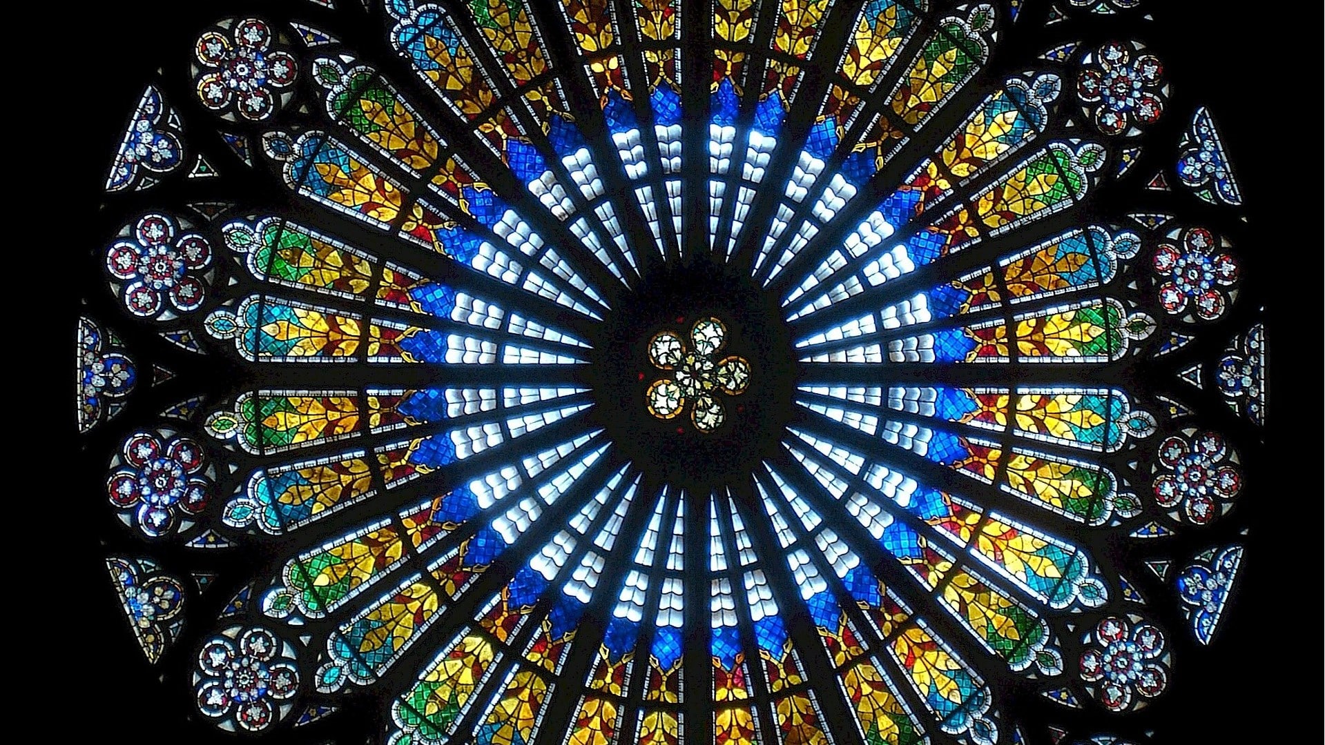 rose-window-536376_1920