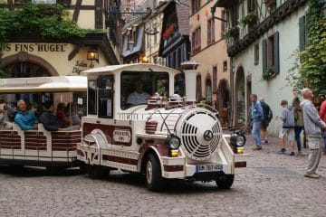 Image petit train qui circule dans strasbourg